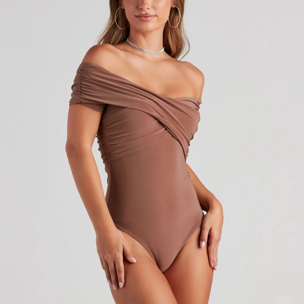 Windsor Brown Off-Shoulder Bodysuit